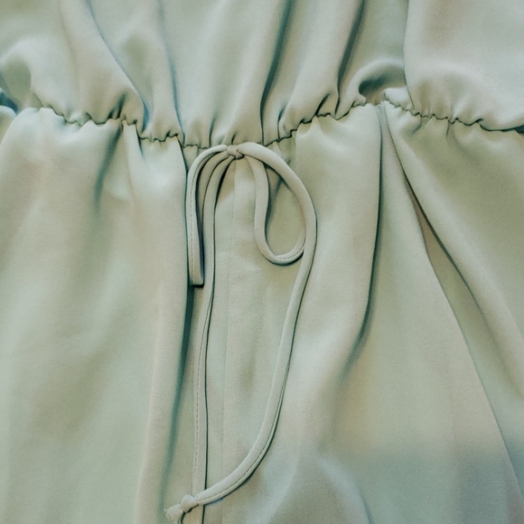 Cold shoulder romper - Picture 2 of 3